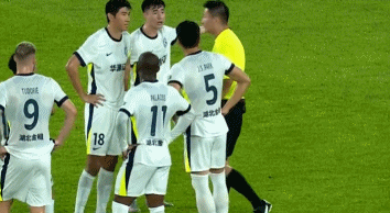 视频助理裁, 对手拉扯球